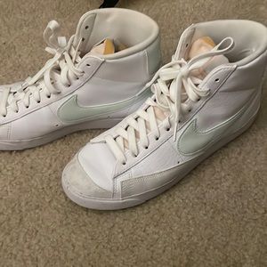 Women’s Nike blazer light blue and white